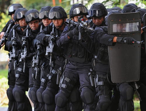 [Obrazek: indonesia-swat-team1.jpg]